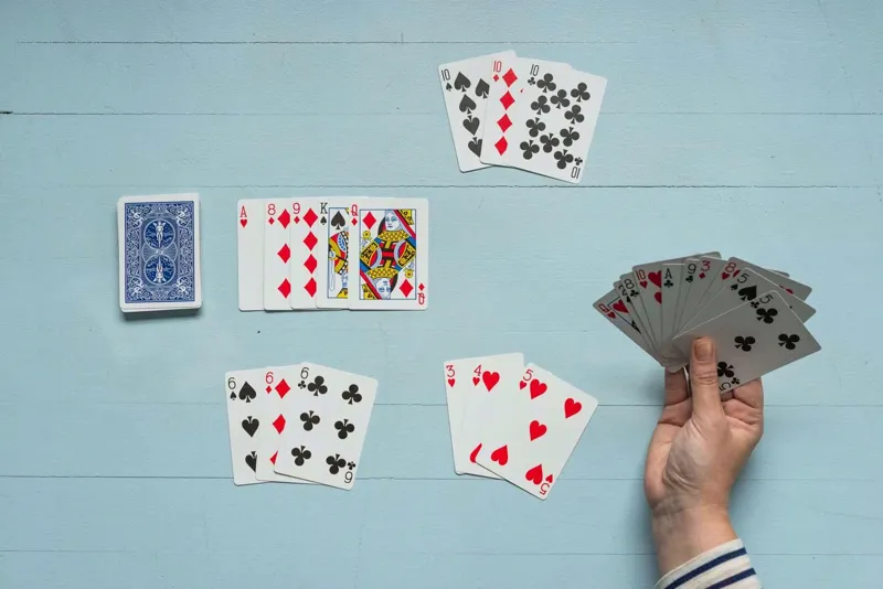 Regler till Gin Rummy – så spelar du klassikern med stil